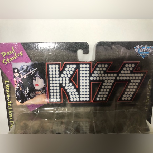 Paul Stanley KISS  Ultra Action Figure W/ Guitar Shooting Star & Album MIB 1997 - Picture 7 of 7